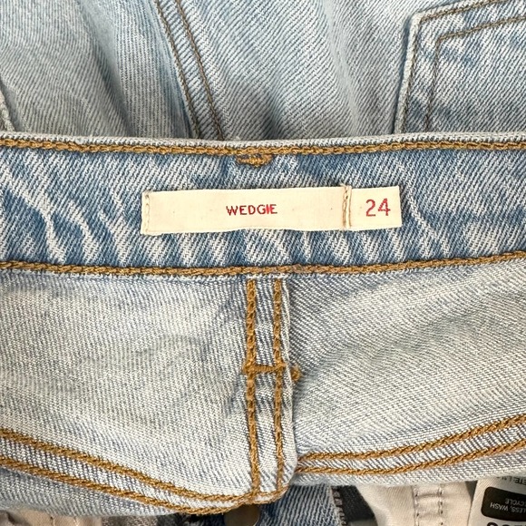 Levi’s Wedgie Icon Ankle Jeans High Rise Button Fly in Bright Side Light Wash - Picture 10 of 12